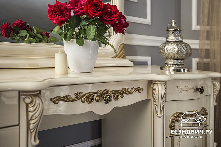 Стол косметический с зеркалом и банкеткой  "Джованни" (МДФ) (Крем Глянец/Патина/Лак) UgEn