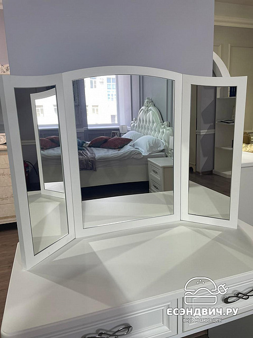 Стол косметический 100 с зеркалом трельяж и банкеткой "Лейла" (Белый матовый) (МДФ/Патина/Лак) UgMh/6