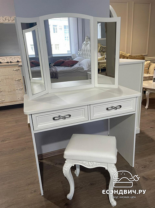 Стол косметический 100 с зеркалом трельяж и банкеткой "Лейла" (Белый матовый) (МДФ/Патина/Лак) UgMh/6